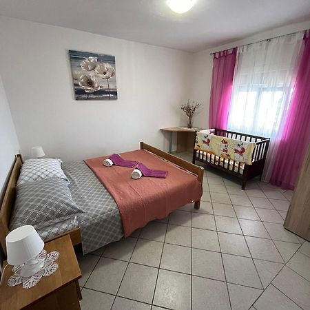 Apartmani Mirjana Трибани-Крушчица Екстериор снимка
