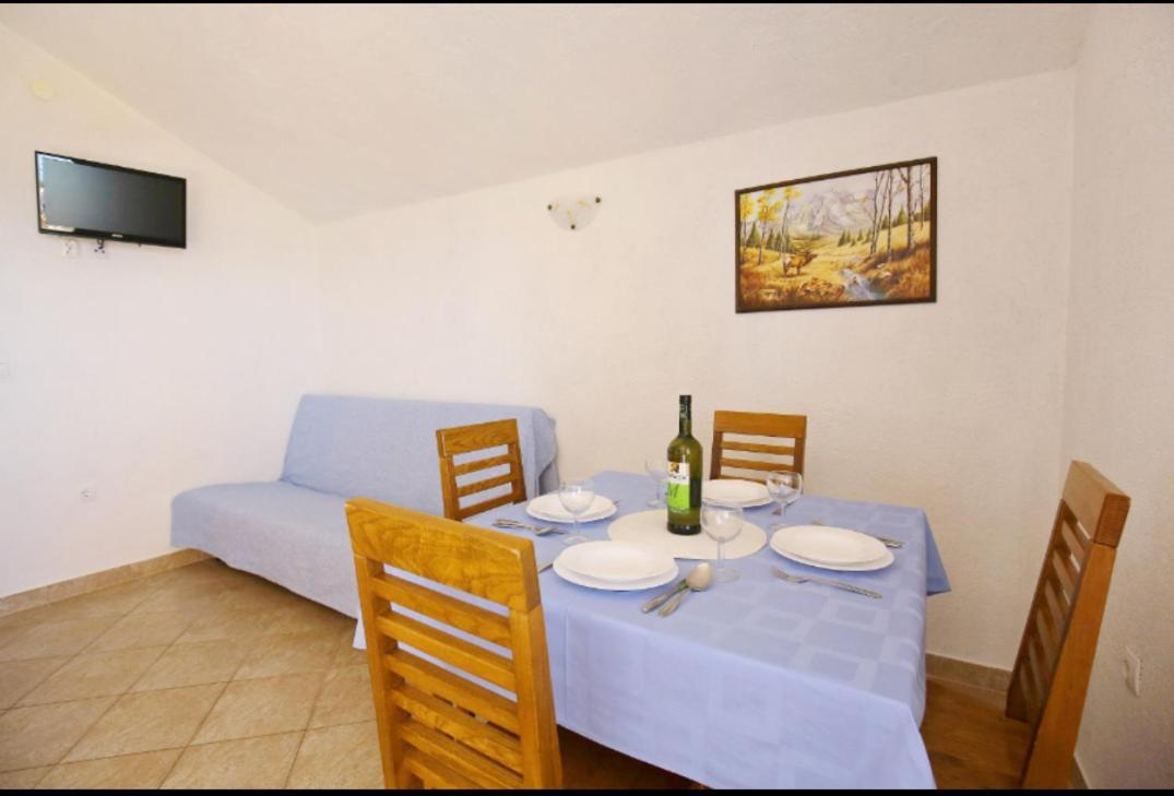 Apartmani Mirjana Трибани-Крушчица Екстериор снимка
