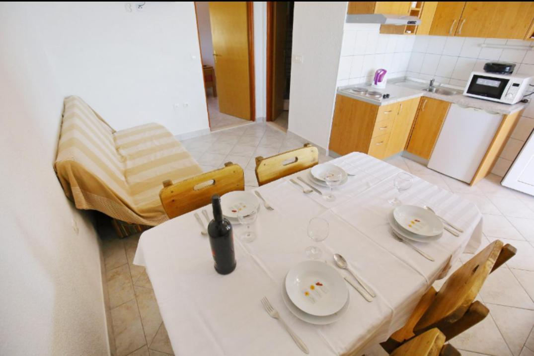 Apartmani Mirjana Трибани-Крушчица Екстериор снимка