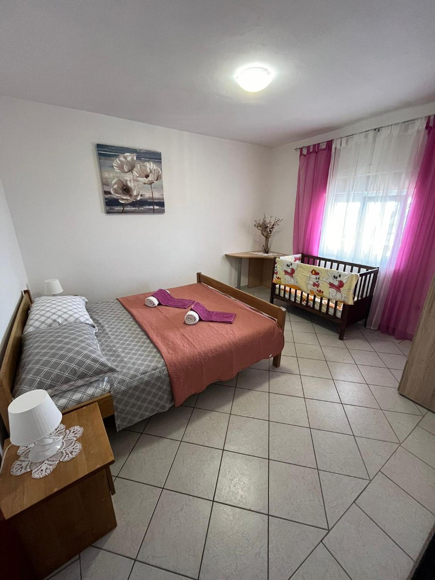 Apartmani Mirjana Трибани-Крушчица Екстериор снимка