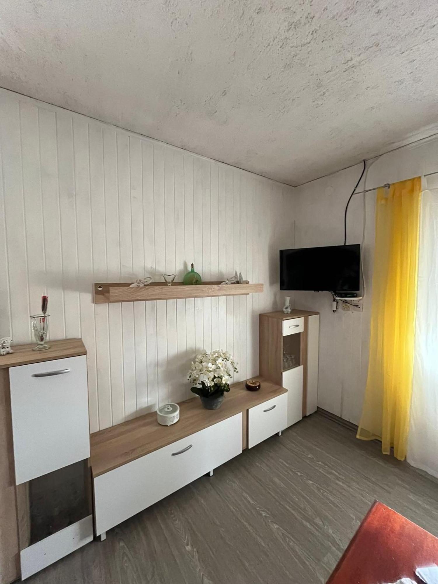 Apartmani Mirjana Трибани-Крушчица Екстериор снимка